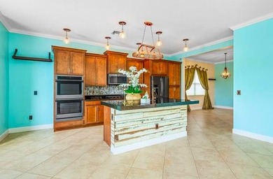 Lakefront living with a private heated saltwater pool in the - photo 10