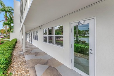 STUNNING RENOVATED! FIRST FLOOR WATERVIEW! Sparkling! Newly - photo 8
