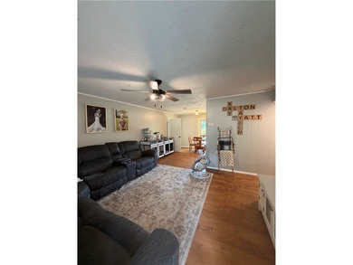 Welcome to Country Living yet close to all ammenities in the - photo 9