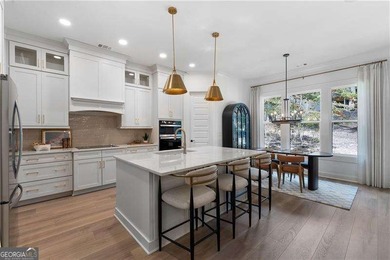 BEAUTIFUL FORMER MODEL HOME WITH LOADS OF UPGRADES!! Welcome - photo 4