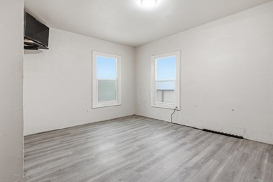 Don't miss out on this charming 2-bdrm,1 bath cottage - photo 15