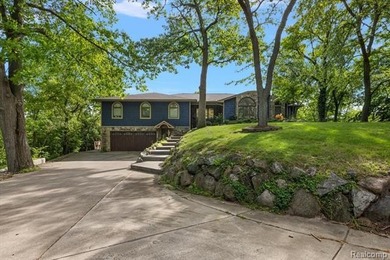 Perched on 1.14 acres overlooking beautiful Lake Shannon, this - photo 5
