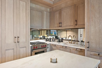 Live the Palm Beach lifestyle in this fully furnished, designer - photo 16
