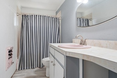 Don't miss out on this charming 2-bdrm,1 bath cottage - photo 17