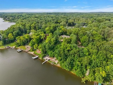 Perched on 1.14 acres overlooking beautiful Lake Shannon, this - photo 7