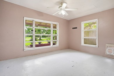 Don't miss out on this charming 2-bdrm,1 bath cottage - photo 18