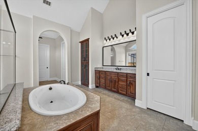 One of the largest Single-Story custom homes in Lantana's - photo 19