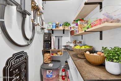 UNICORN PROPERTY ALERT! Rare opportunity to own a private, fully - photo 23