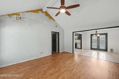 Great opportunity to own a 3 bedroom, 2 bathroom home in the - photo 5