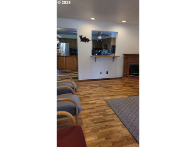 Excellent investment opportunity. Medical park zoning allows