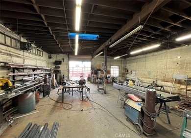 Exceptional freestanding industrial building featuring - photo 2