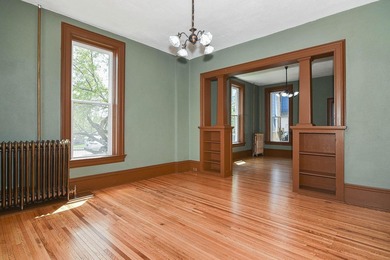 Completely remodeled from start to finish, this striking - photo 4