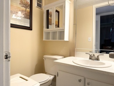 Bright and spacious 2-bedroom, 2nd floor corner unit located in - photo 5