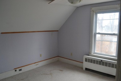 Small New England Farmhouse is close to downtown built - photo 10