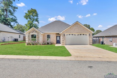 (private lake, pond, creek) Home For Sale in Winona Texas