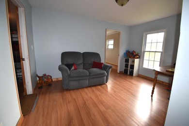 You'll find more house than you expect from the street with this - photo 15