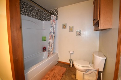 You'll find more house than you expect from the street with this - photo 20