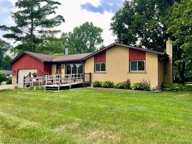 **HIGHEST AND BEST BY 9AM ON SATURDAY, 7/18** Welcome home to - photo 1