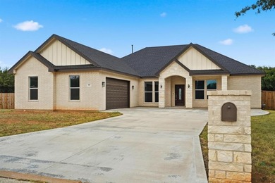 Lytle Lake Home For Sale in Abilene Texas