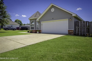 Welcome home to this charming 3-bedroom home offering comfort - photo 4