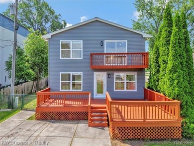 Welcome to this beautifully maintained home nestled in the heart - photo 2