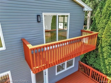 Welcome to this beautifully maintained home nestled in the heart - photo 4