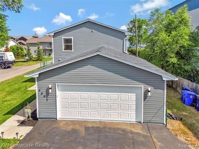 Welcome to this beautifully maintained home nestled in the heart - photo 10