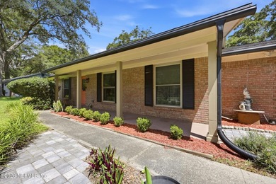 Welcome home to this beautifully maintained all-brick 3-bedroom - photo 3