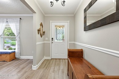 Welcome home to this beautifully maintained all-brick 3-bedroom - photo 6
