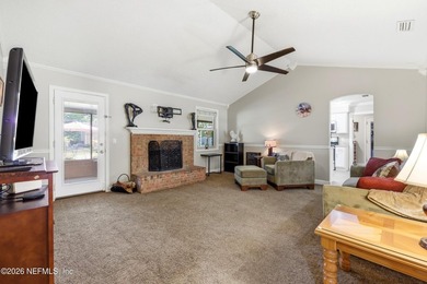 Welcome home to this beautifully maintained all-brick 3-bedroom - photo 7