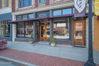 Breathtaking loft on historic Route 66 in the iconic Empire