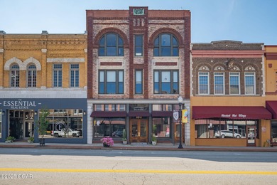 Breathtaking loft on historic Route 66 in the iconic Empire