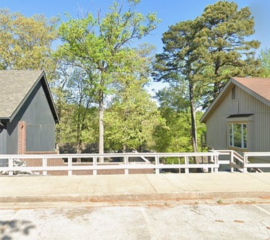 Under Contract with - photo 1