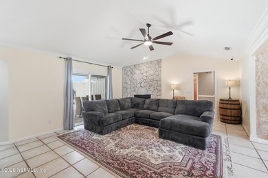 Welcome to this beautiful 4-bedroom, 2.5-bath home in the heart - photo 7