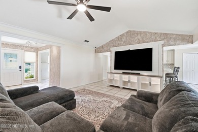 Welcome to this beautiful 4-bedroom, 2.5-bath home in the heart - photo 9