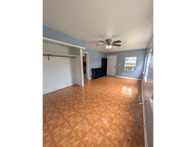 Charming 1-bedroom home with a spacious, fully fenced yard - photo 10