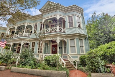 Experience Savannah charm just one block from Forsyth Park! This - photo 3