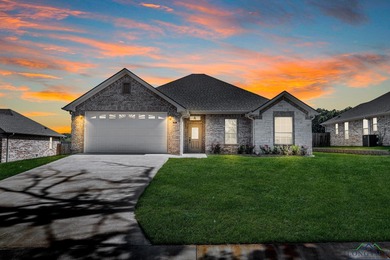 (private lake, pond, creek) Home For Sale in Winona Texas