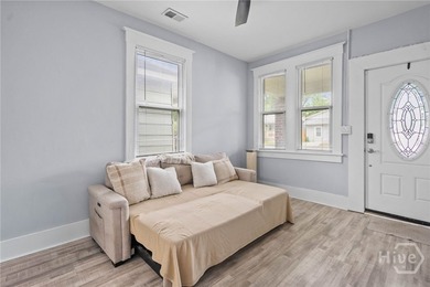 Welcome to this beautifully renovated bungalow in the heart of - photo 4
