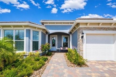 Stunning 2024 Del Webb Stellar model with private screened pool - photo 2