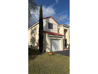 Gorgeous Single home 3 Bedrooms, 2.5 Bath located in the heart - photo 3