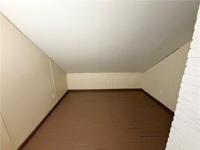 Beautifully maintained Cape Cod home located on a quiet street - photo 11