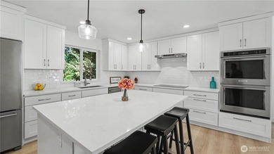 Experience the perfect blend of modern design and Northwest - photo 12