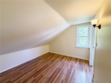 Beautifully maintained Cape Cod home located on a quiet street - photo 14