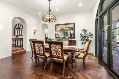 Nestled serenely on the front row, this extraordinary estate - photo 16