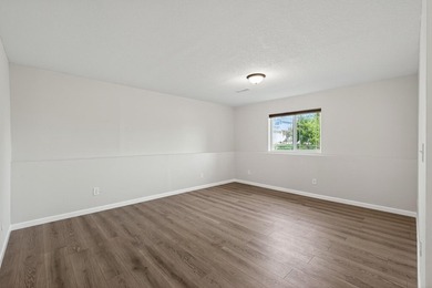 Space to spread out, a backyard you'll love, and a location - photo 16