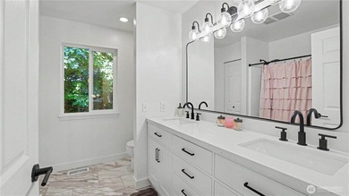 Experience the perfect blend of modern design and Northwest - photo 22