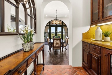 Nestled serenely on the front row, this extraordinary estate - photo 24