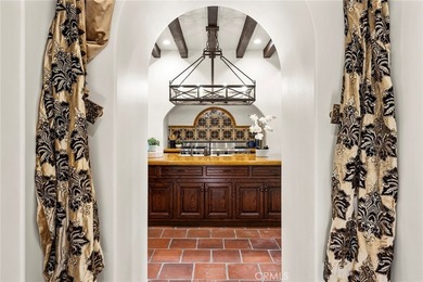 Nestled serenely on the front row, this extraordinary estate - photo 25