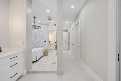 Tucked away at the end of a quiet, private lane in the exclusive - photo 38